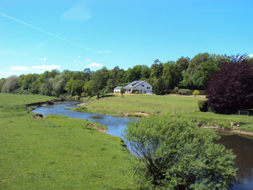 mouzon entre meuse et chier1986.jpg